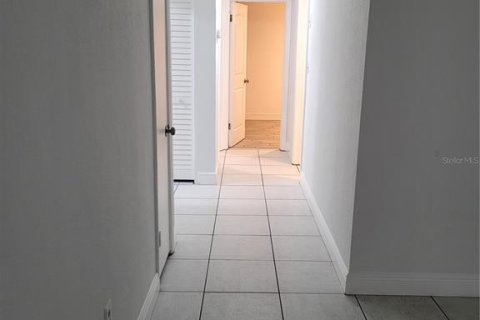 Villa ou maison à louer à Tampa, Floride: 4 chambres, 159.79 m2 № 2339279 - photo 12