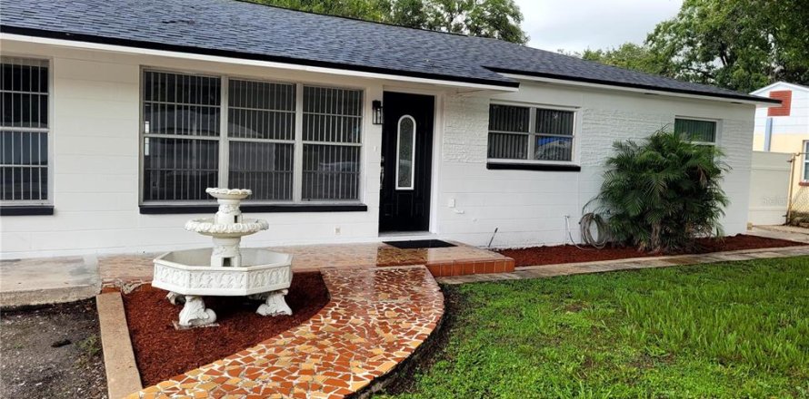 Villa ou maison à Tampa, Floride 4 chambres, 159.79 m2 № 2339279