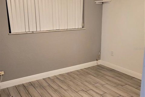 Villa ou maison à louer à Tampa, Floride: 4 chambres, 159.79 m2 № 2339279 - photo 16