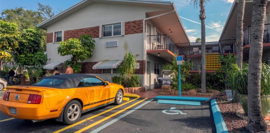 Immobilier commercial à Hollywood, Floride № 1754205