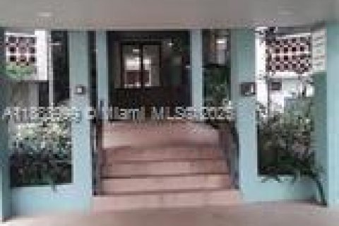 Condo in Lauderhill, Florida, 1 bedroom  № 1941089 - photo 30
