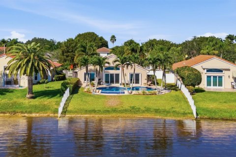 House in Pembroke Pines, Florida 3 bedrooms, 153.1 sq.m. № 1971669 - photo 7