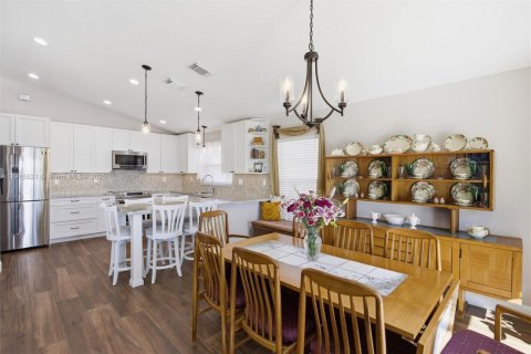 House in Pembroke Pines, Florida 3 bedrooms, 153.1 sq.m. № 1971669 - photo 29