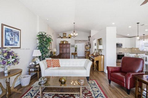 House in Pembroke Pines, Florida 3 bedrooms, 153.1 sq.m. № 1971669 - photo 23