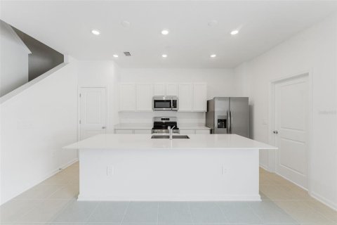 Adosado en alquiler en Apopka, Florida, 4 dormitorios, 185.8 m2 № 1911159 - foto 2