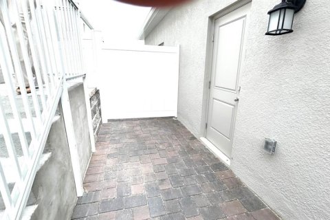 Adosado en alquiler en Apopka, Florida, 4 dormitorios, 185.8 m2 № 1911159 - foto 15