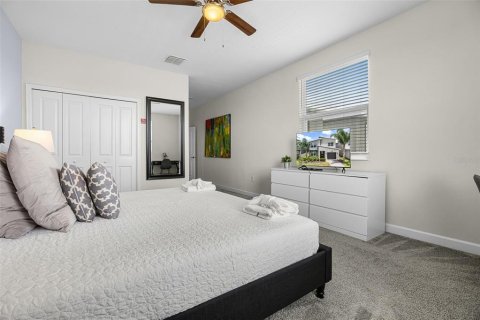 House in Davenport, Florida 5 bedrooms, 286.23 sq.m. № 1787306 - photo 20