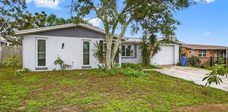 Casa en Port Richey, Florida 2 dormitorios, 95.5 m2 № 1816137