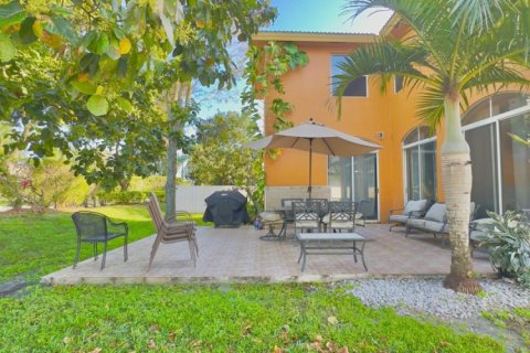 House in Miramar, Florida 4 bedrooms, 243.22 sq.m. № 1059958 - photo 1