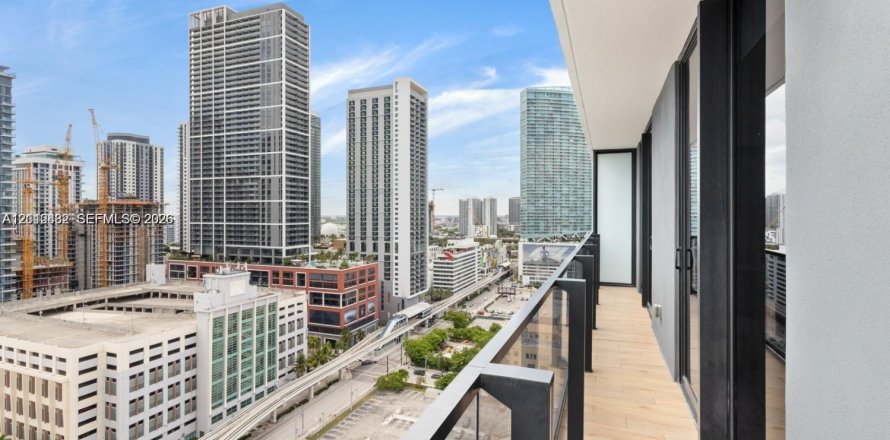 Condo in Miami, Florida, 3 bedrooms № 2432957