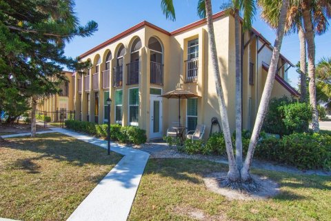 Condo in Vero Beach, Florida, 2 bedrooms  № 2088126 - photo 3