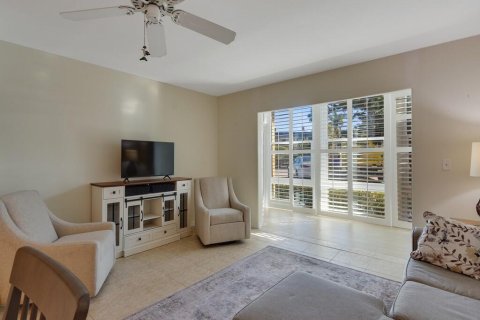 Condo in Vero Beach, Florida, 2 bedrooms  № 2088126 - photo 13