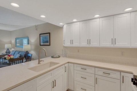 Condo in Vero Beach, Florida, 2 bedrooms  № 2088126 - photo 15