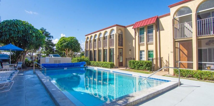 Condo in Vero Beach, Florida, 2 bedrooms  № 2088126