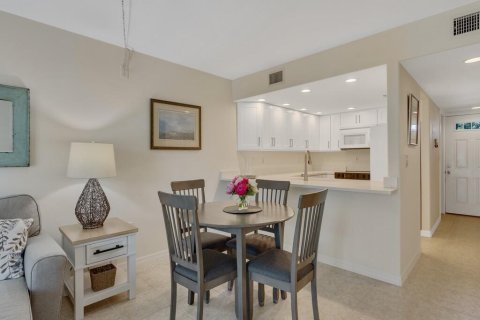 Condo in Vero Beach, Florida, 2 bedrooms  № 2088126 - photo 10