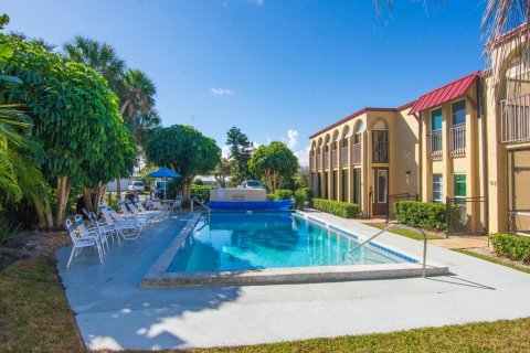 Condo in Vero Beach, Florida, 2 bedrooms  № 2088126 - photo 2