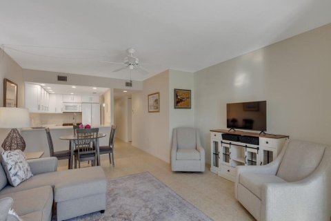 Condo in Vero Beach, Florida, 2 bedrooms  № 2088126 - photo 8