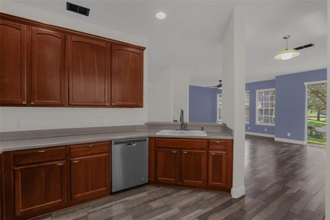 Townhouse in Apopka, Florida 3 bedrooms, 148.18 sq.m. № 2273019 - photo 13