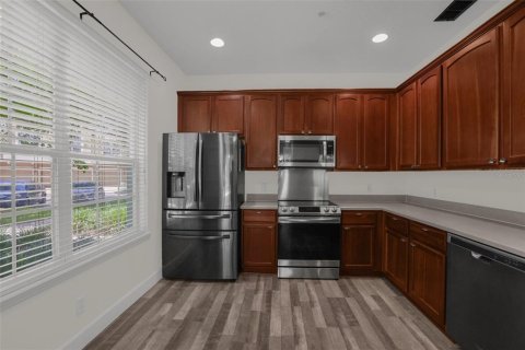 Townhouse in Apopka, Florida 3 bedrooms, 148.18 sq.m. № 2273019 - photo 10