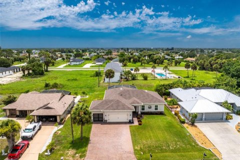 Villa ou maison à vendre à Rotonda, Floride: 4 chambres, 167.78 m2 № 2266903 - photo 2