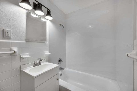 Copropriété à vendre à Saint Petersburg, Floride: 2 chambres, 82.4 m2 № 2203004 - photo 5