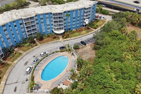Condo à Saint Petersburg, Floride, 2 chambres  № 2203004