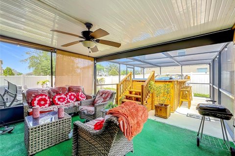 House in Ruskin, Florida 3 bedrooms, 145.02 sq.m. № 2230595 - photo 6