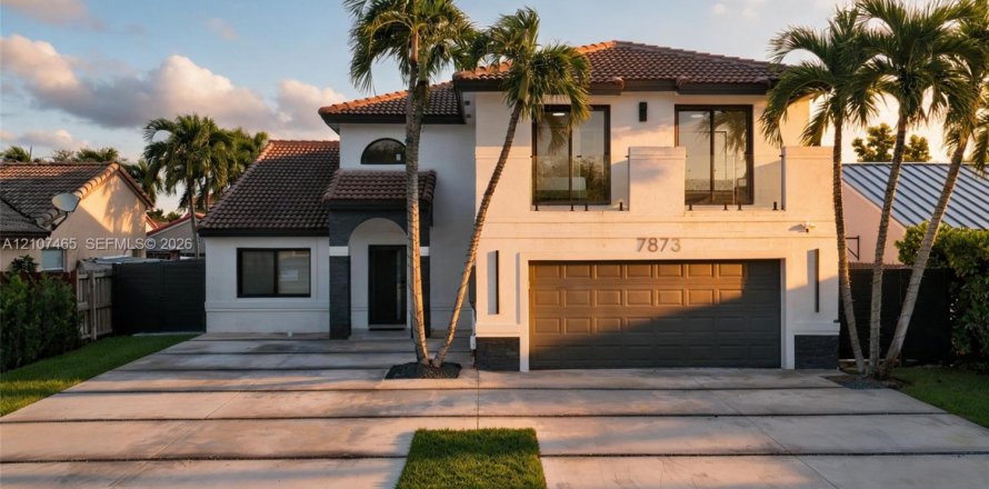 Villa ou maison à Miami, Floride 5 chambres, 193.89 m2 № 2418036