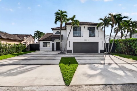 Villa ou maison à vendre à Miami, Floride: 5 chambres, 193.89 m2 № 2418036 - photo 4