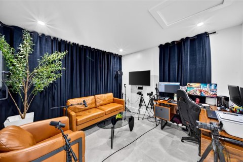 Villa ou maison à vendre à Miami, Floride: 5 chambres, 193.89 m2 № 2418036 - photo 18