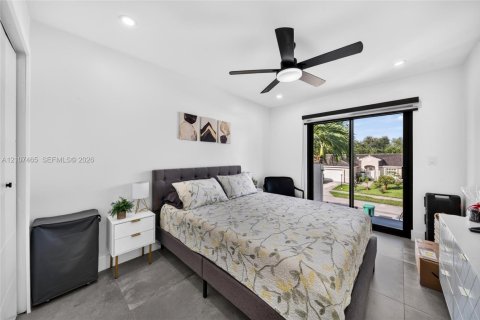 Villa ou maison à vendre à Miami, Floride: 5 chambres, 193.89 m2 № 2418036 - photo 28