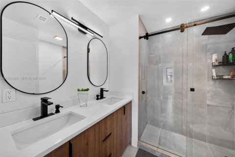 Villa ou maison à vendre à Miami, Floride: 5 chambres, 193.89 m2 № 2418036 - photo 20