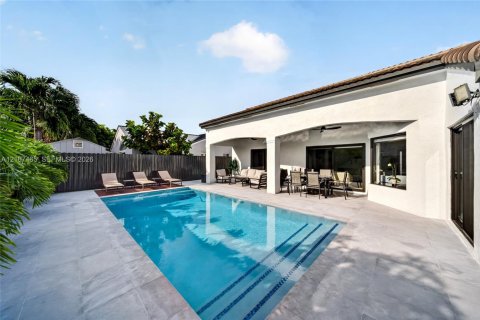 Villa ou maison à vendre à Miami, Floride: 5 chambres, 193.89 m2 № 2418036 - photo 7
