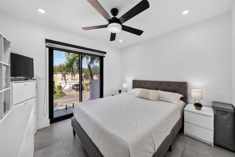 Villa ou maison à vendre à Miami, Floride: 5 chambres, 193.89 m2 № 2418036 - photo 29