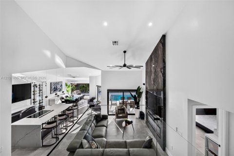 Villa ou maison à vendre à Miami, Floride: 5 chambres, 193.89 m2 № 2418036 - photo 26