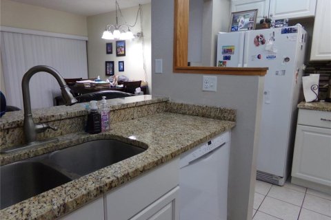 Copropriété à vendre à Deltona, Floride: 2 chambres, 83.33 m2 № 2152408 - photo 17