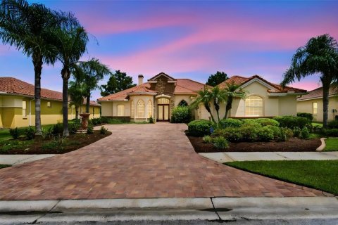 House in Brooksville, Florida 4 bedrooms, 252.04 sq.m. № 2322277