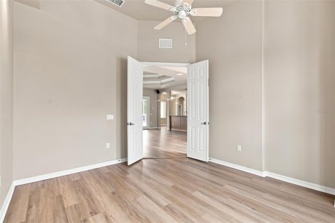 House in Brooksville, Florida 4 bedrooms, 252.04 sq.m. № 2322277 - photo 23