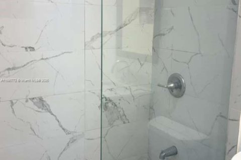 Appartement à louer à Miami Beach, Floride: 1 chambre, 60.39 m2 № 1943643 - photo 11