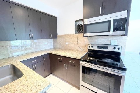 Appartement à louer à Miami Beach, Floride: 1 chambre, 60.39 m2 № 1943643 - photo 1