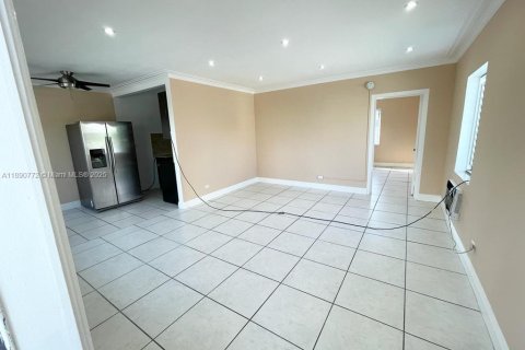 Appartement à louer à Miami Beach, Floride: 1 chambre, 60.39 m2 № 1943643 - photo 4