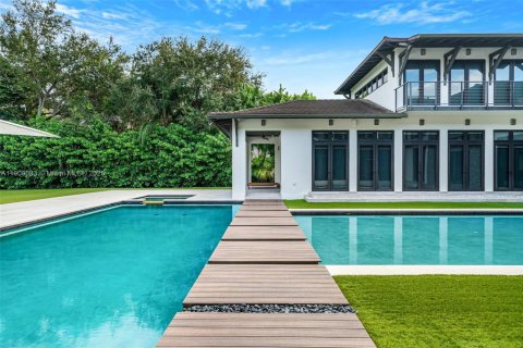 House in Pinecrest, Florida 7 bedrooms, 1049.8 sq.m. № 1964402 - photo 28