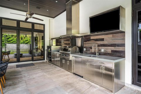 House in Pinecrest, Florida 7 bedrooms, 1049.8 sq.m. № 1964402 - photo 26