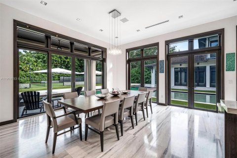 House in Pinecrest, Florida 7 bedrooms, 1049.8 sq.m. № 1964402 - photo 29