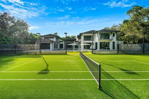 House in Pinecrest, Florida 7 bedrooms, 1049.8 sq.m. № 1964402 - photo 24