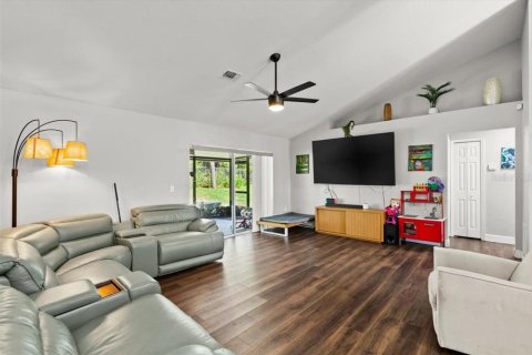 Casa en venta en Deltona, Florida, 3 dormitorios, 139.73 m2 № 1842171 - foto 7