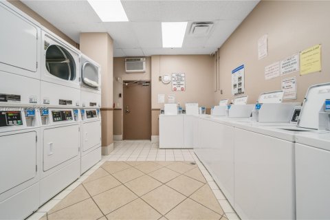 Condominio en venta en Hallandale Beach, Florida, 1 dormitorio, 72.46 m2 № 1929789 - foto 15