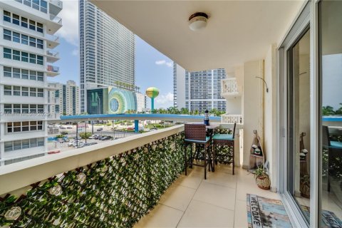 Condominio en venta en Hallandale Beach, Florida, 1 dormitorio, 72.46 m2 № 1929789 - foto 13