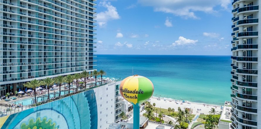 Condominio en Hallandale Beach, Florida, 1 dormitorio № 1929789