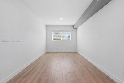 Villa ou maison à louer à Miami, Floride: 3 chambres, 136.1 m2 № 2010870 - photo 21